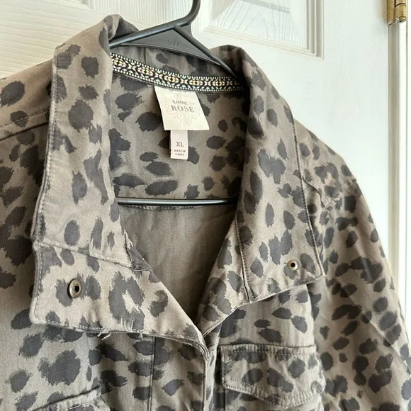 Knox Rose Women's XL Charcoal Grey Leopard Print Button Front Utility Jacket - Picture 4 of 8